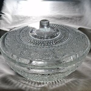 Vintage Malaysia Starburst Glass Casserole Dish With Lid Medium Size ~ Clear